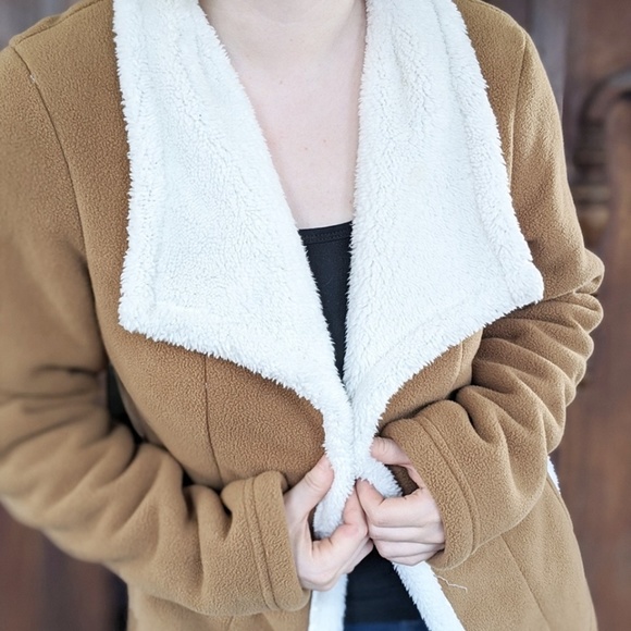 SOLD - Picture 3 of 7